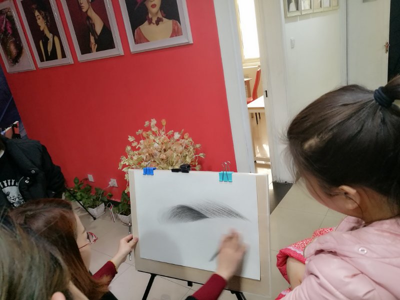 郑州火车站_郑州化妆师月收入(3)